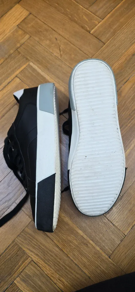 Zapatillas STWD Pull&Bear Negras y Blancas