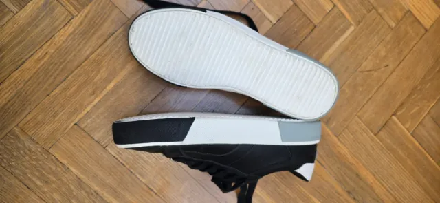 Zapatillas STWD Pull&Bear Negras y Blancas