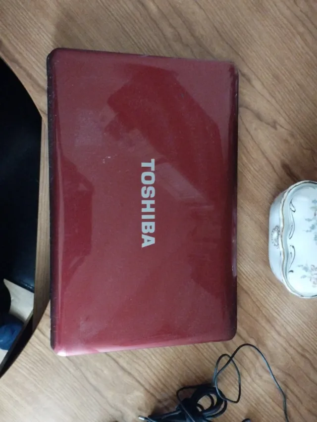 Portátil Toshiba Satellite L 655- 1 JV Granate