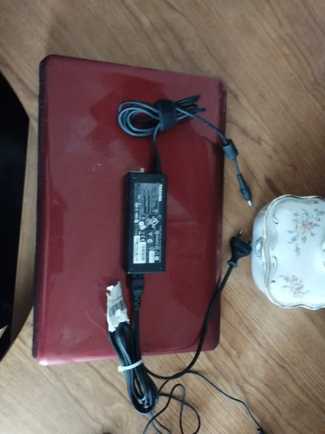 Portátil Toshiba Satellite L 655- 1 JV Granate