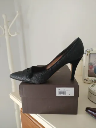 Zapatos de tacón Pertegaz negros De piel.