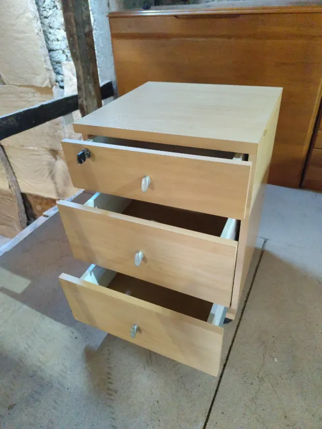 Mueble 3 cajones con ruedas