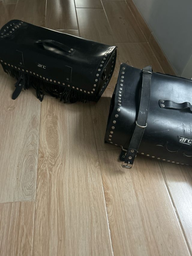 2 Maletas de Moto Cuero con Flecos