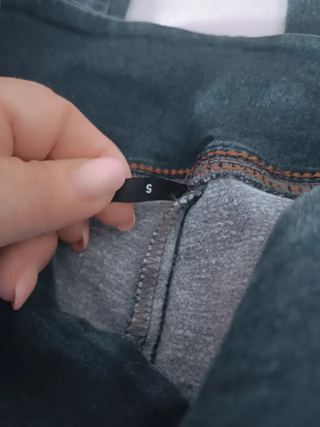 Pantalón tipo malla azul, muy elástico