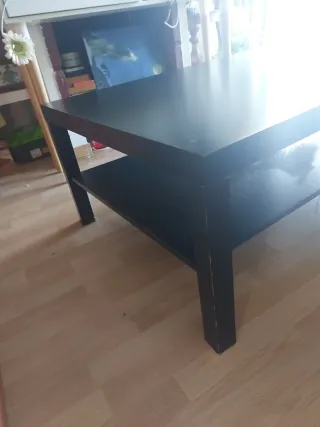 Mesa de centro negra de madera