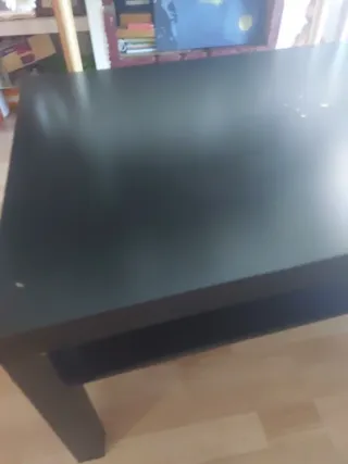 Mesa de centro negra de madera