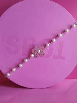 Pulsera perlas y flor plata