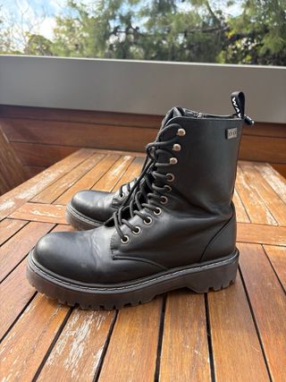 Botas  negras