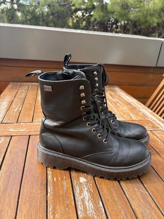 Botas  negras