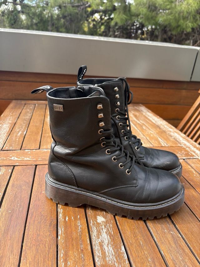 Botas  negras