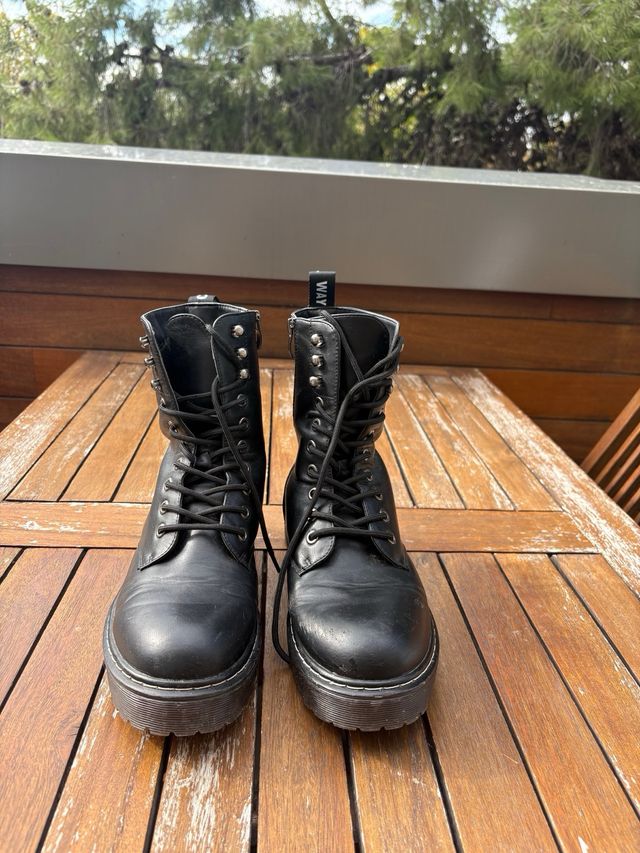Botas  negras