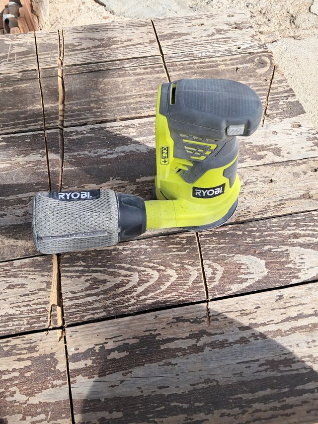 Lijadora orbital a batería Ryobi