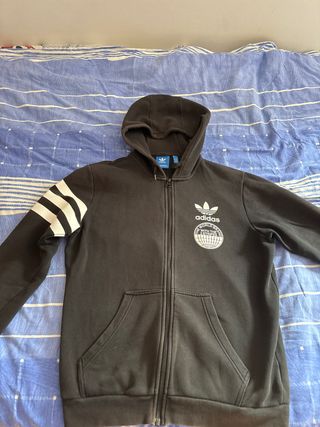 Sudadera Adidas con cremallera negra