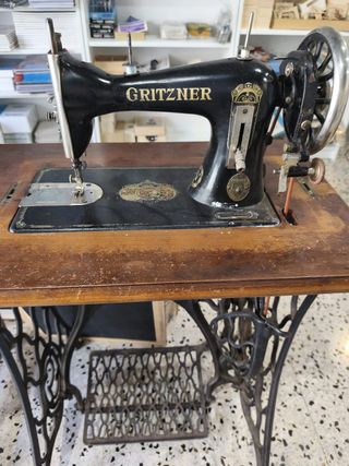 Máquina de coser Gritzner antigua