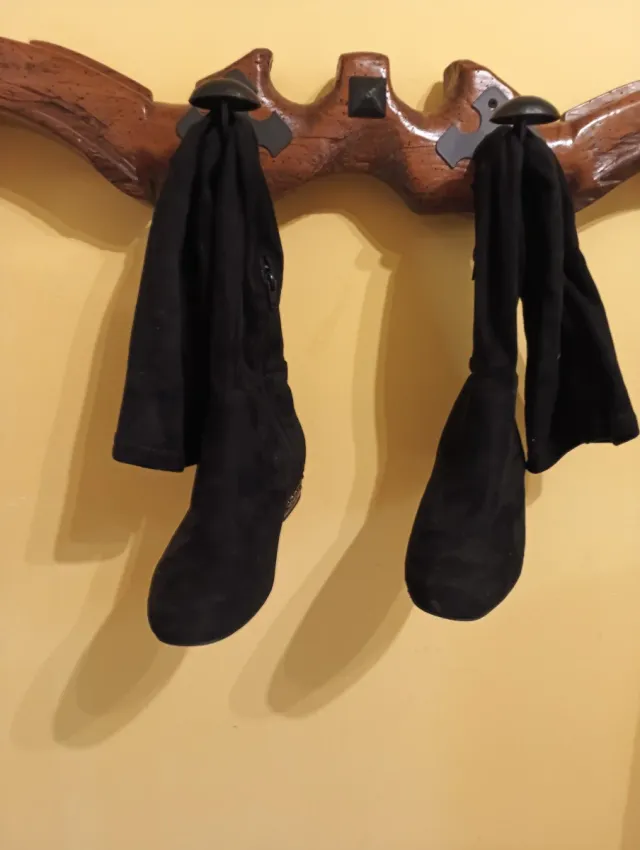 Botas altas negras T.38 detalle tacón ancho