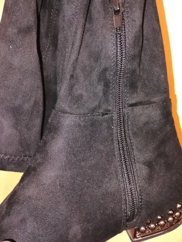 Botas altas negras T.38 detalle tacón ancho