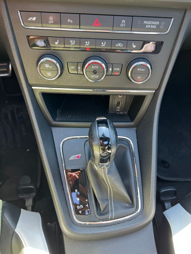 SEAT Leon CUPRA 2.0 TSI DSG 290 CV 5 PUERTAS