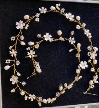 Tocado Cristales y Perlas Hecho a Mano