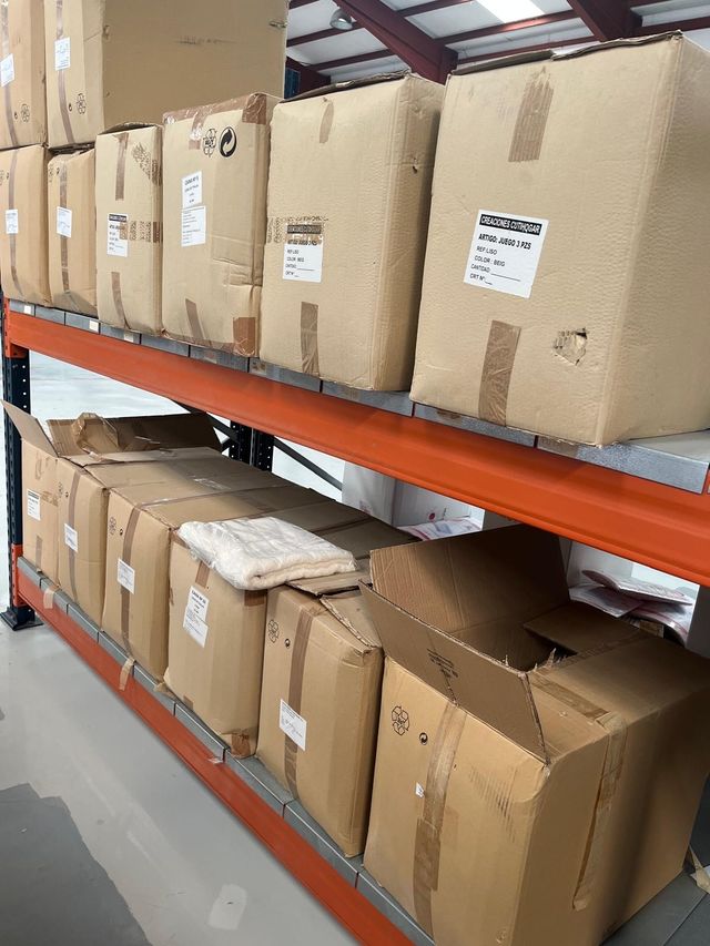 LOTE DE 280 JUEGOS DE TOALLA DE 3 PIEZAS BEIGE