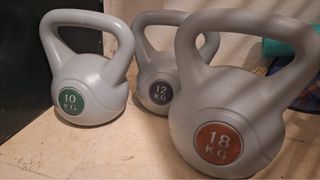 Lote de 3 pesas rusas: 10, 12 y 18 kg