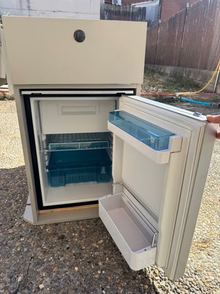 Mueble y Nevera Camper Thais