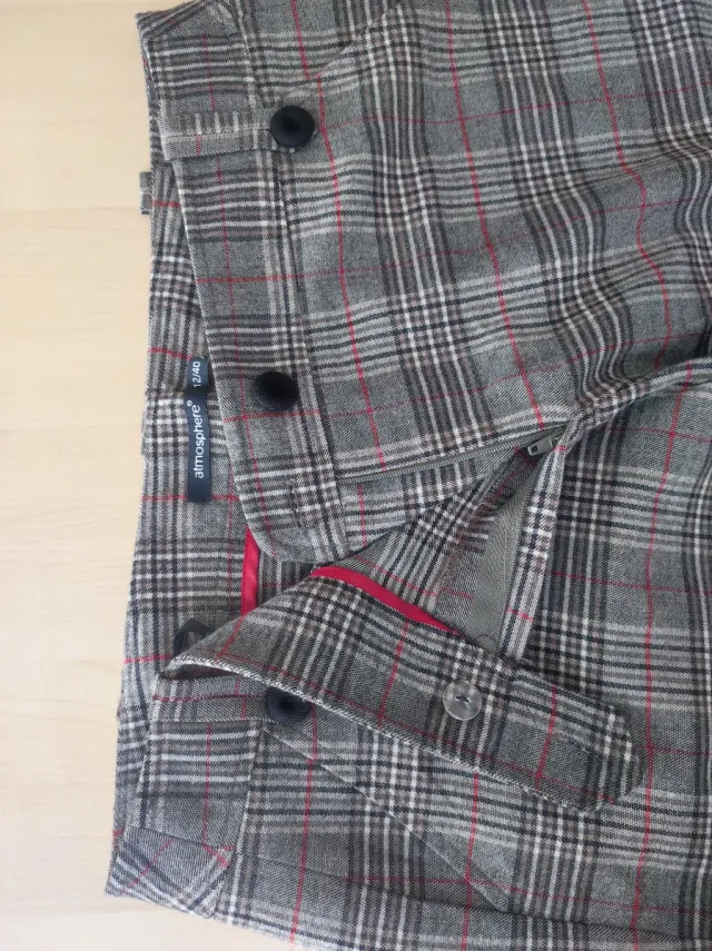 Pantalón de vestir gris a cuadros