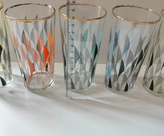 Conjunto 5 vasos vintage con diseño geométrico