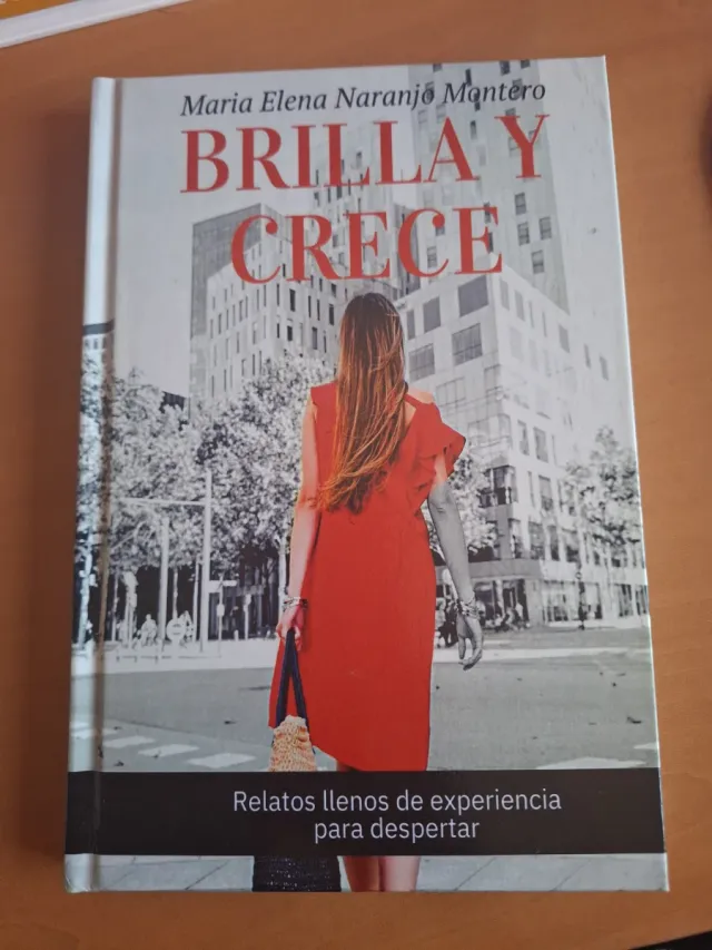 Libro Brilla y Crece