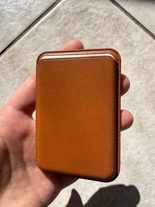 Portafoglio magnetico MagSafe marrone – iPhone