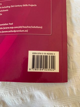 Solutions 3rd Edition Intermediate Plus. Studen...