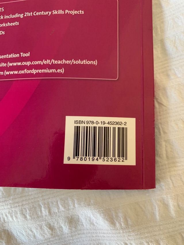 Solutions 3rd Edition Intermediate Plus. Studen...