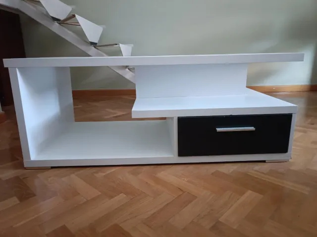 Mesa de centro moderna blanca y negra