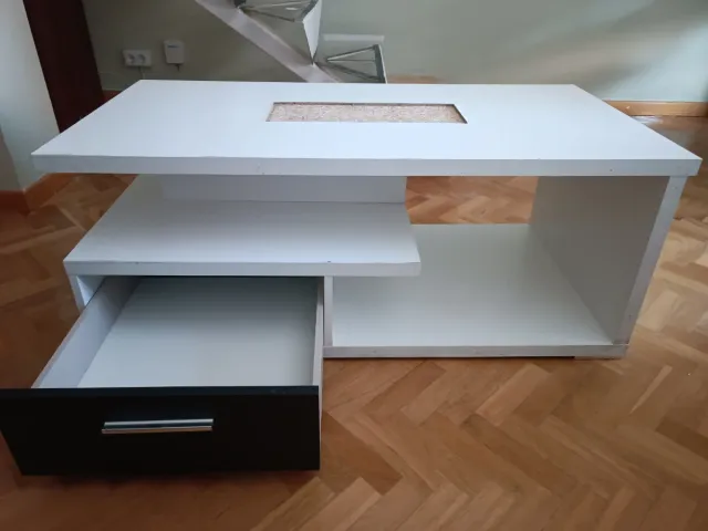 Mesa de centro moderna blanca y negra