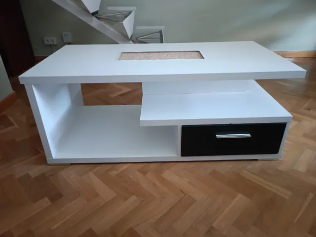 Mesa de centro moderna blanca y negra