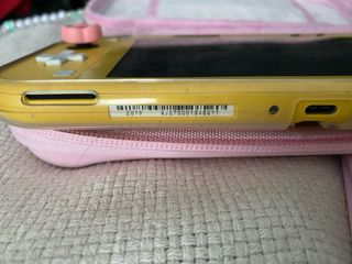 Nintendo Switch Lite con custodia