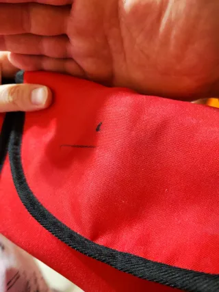 Carrito de juguete rojo para muñecas