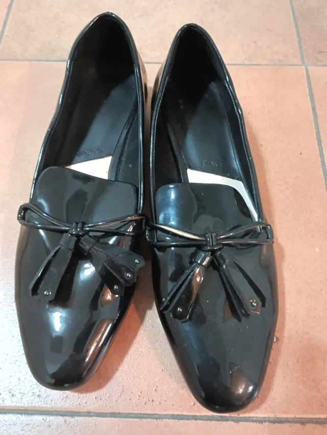 Zapatos charol negros Mango T.38