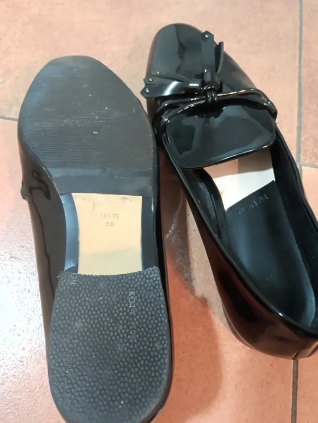 Zapatos charol negros Mango T.38