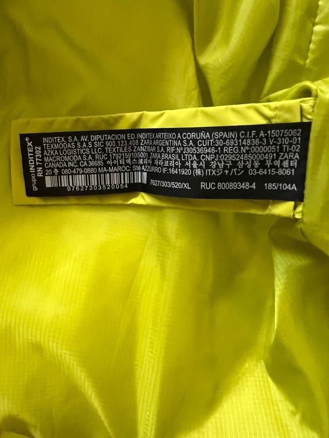 Cazadora acolchada verde de Zara. Exclusiva