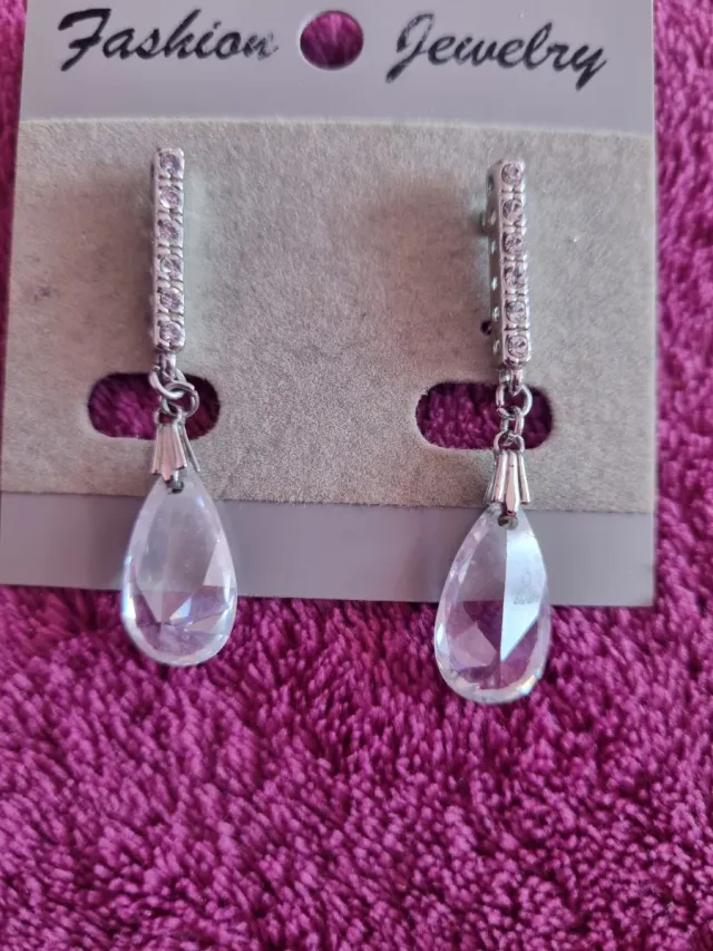 Pendientes elegantes lágrima cristal