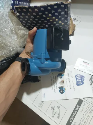 Bomba de agua circuladora GUT