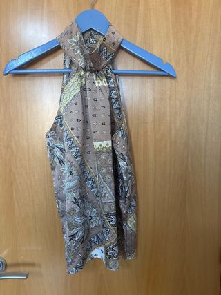 Blusa Shein sin mangas estampada