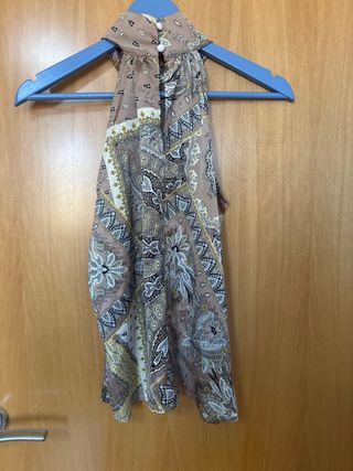 Blusa Shein sin mangas estampada