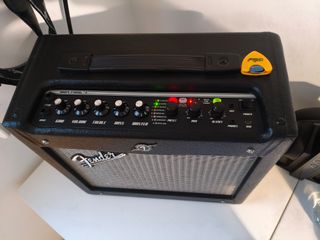 Amplificador Guitarra Fender Mustang I v.2