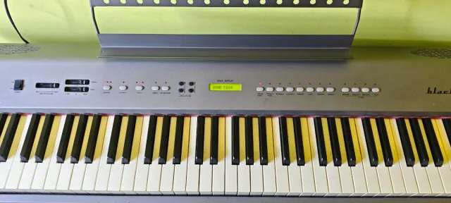 Piano Electrónico Hemingway