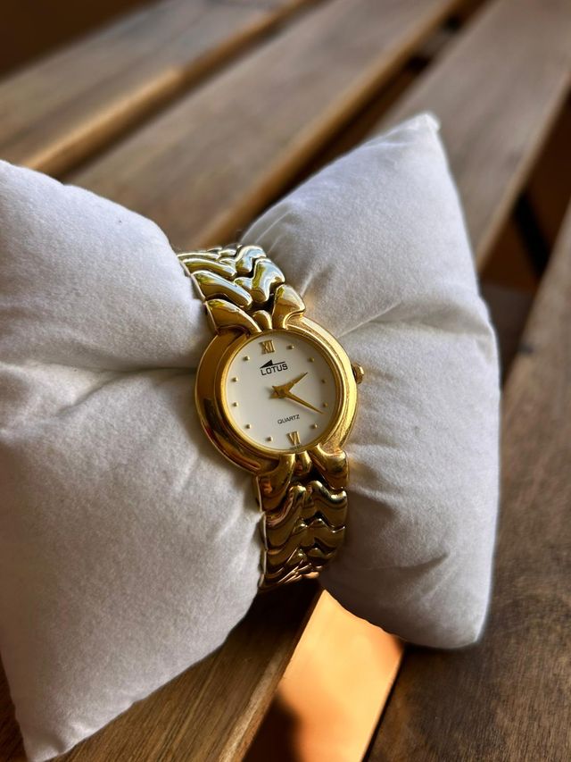 Reloj Lotus Dorado Mujer