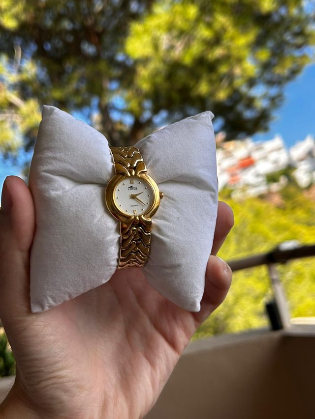 Reloj Lotus Dorado Mujer