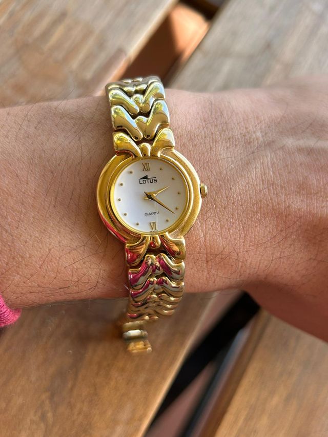 Reloj Lotus Dorado Mujer