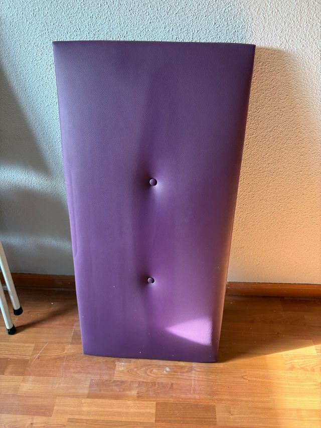 Cabecero tapizado polipiel morado