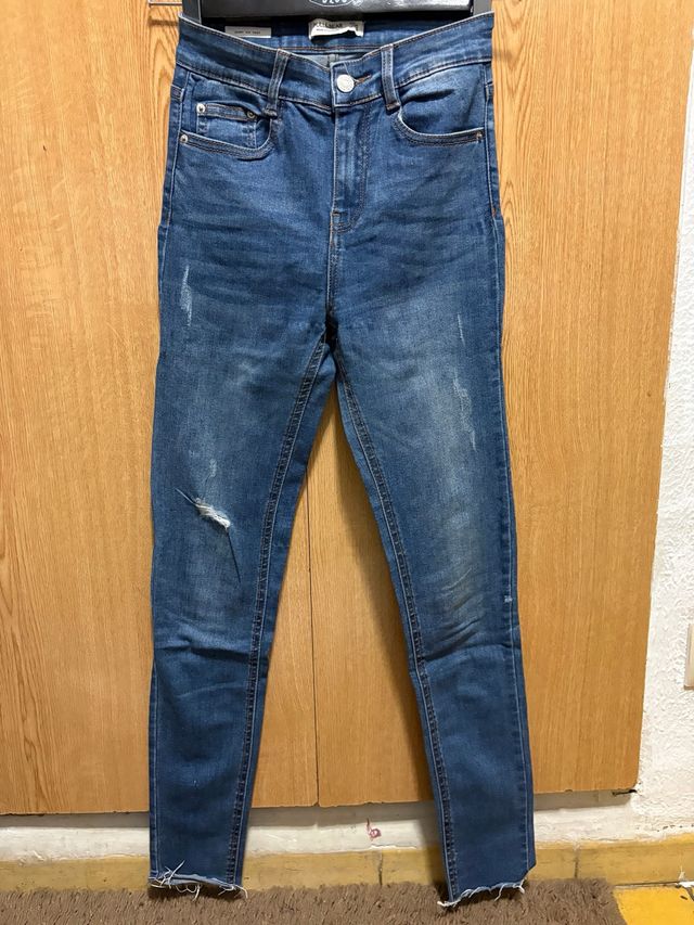 Vaqueros Pull&Bear rotos azul oscuro Talla 34